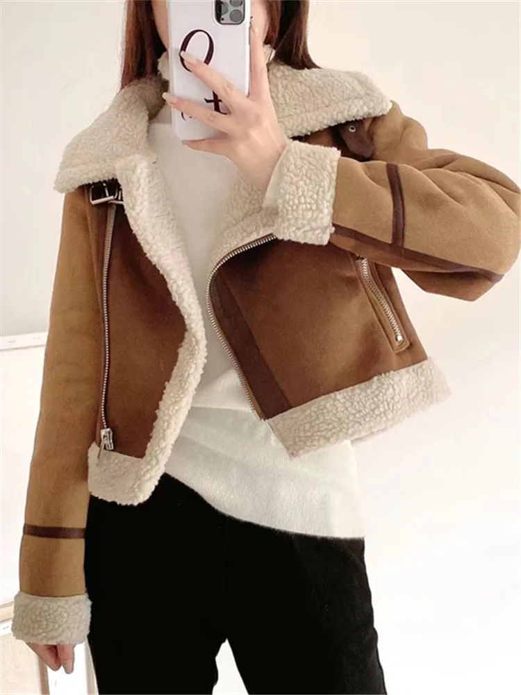 PB&ZA new women's clothing European and American stitching lamb hair deerskin velvet fur short jacket women 6318/239
PB&ZA new women's clothing European and American stitching lamb hair deerskin velvet fur short jacket women 6318/239