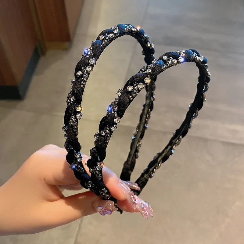 Black Hairpin Headband For Women Female Summer High-end Retro French Wash Face Thin Headband Zircon Inlaid Delicate Elegant
Black Hairpin Headband For Women Female Summer High-end Retro French Wash Face Thin Headband Zircon Inlaid Delicate Elegant