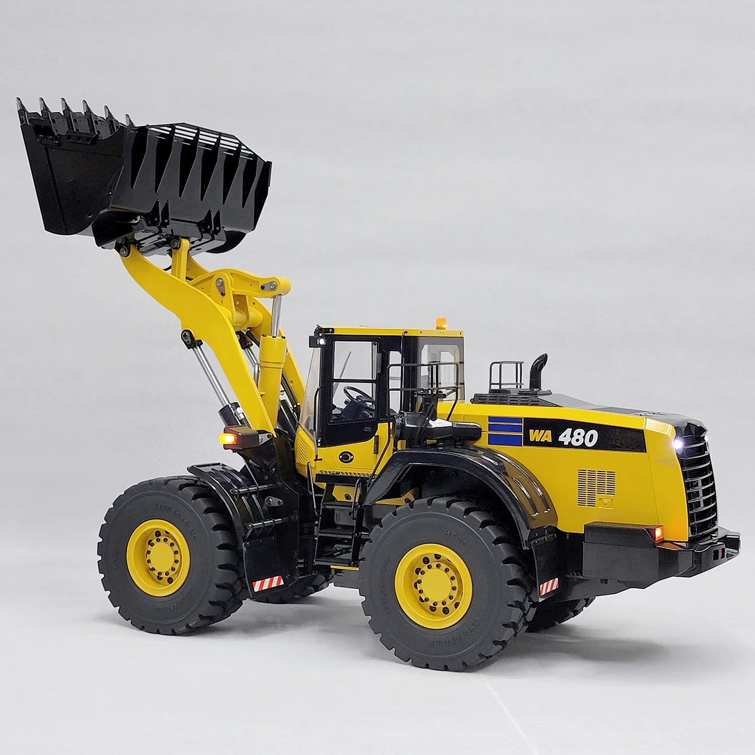 1/14 Komatsu Large Wheel Remote Control Loader WA480 Model
1/14 Komatsu Large Wheel Remote Control Loader WA480 Model