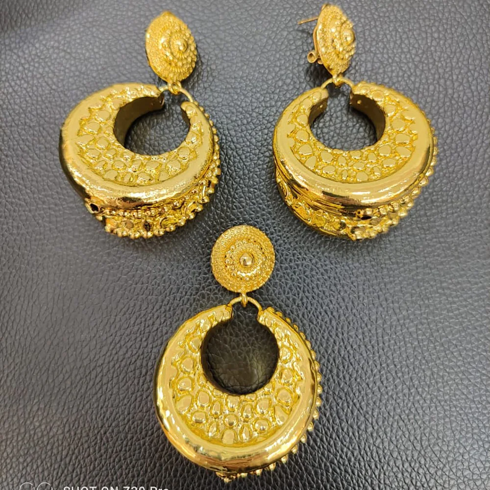 Fashion Gold Color Jewelry Sets Women Dangle Earrings and Pendant Set African Dubai Necklace Jewelry Wedding Engagement Gifts
Fashion Gold Color Jewelry Sets Women Dangle Earrings and Pendant Set African Dubai Necklace Jewelry Wedding Engagement Gifts