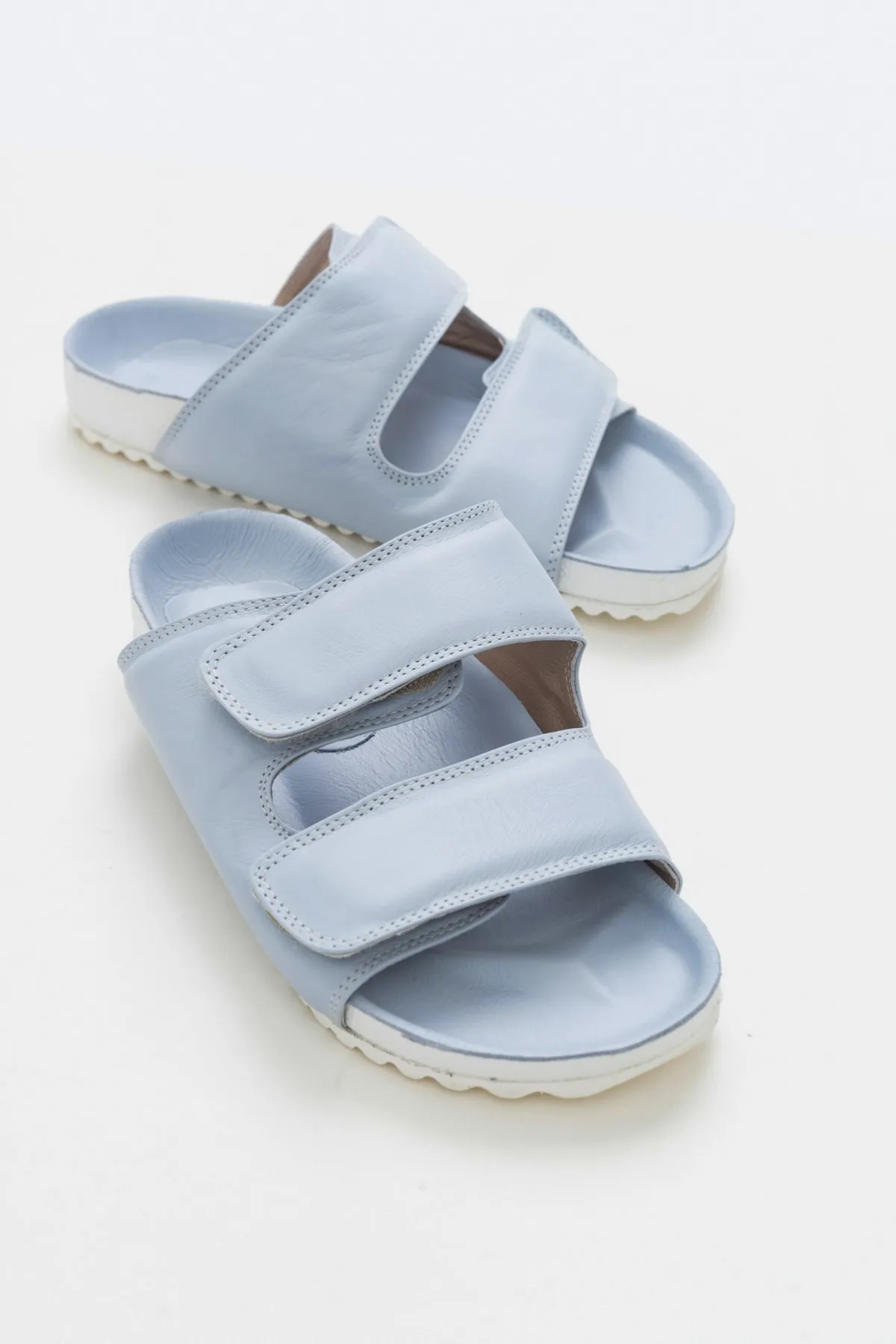 Baby Blue Pink Skin Genuine Leather Women's Slippers 2022 Summer Elegant Style High Quality Comfortable Soft Bottom Flat Sandals
Baby Blue Pink Skin Genuine Leather Women's Slippers 2022 Summer Elegant Style High Quality Comfortable Soft Bottom Flat Sandals