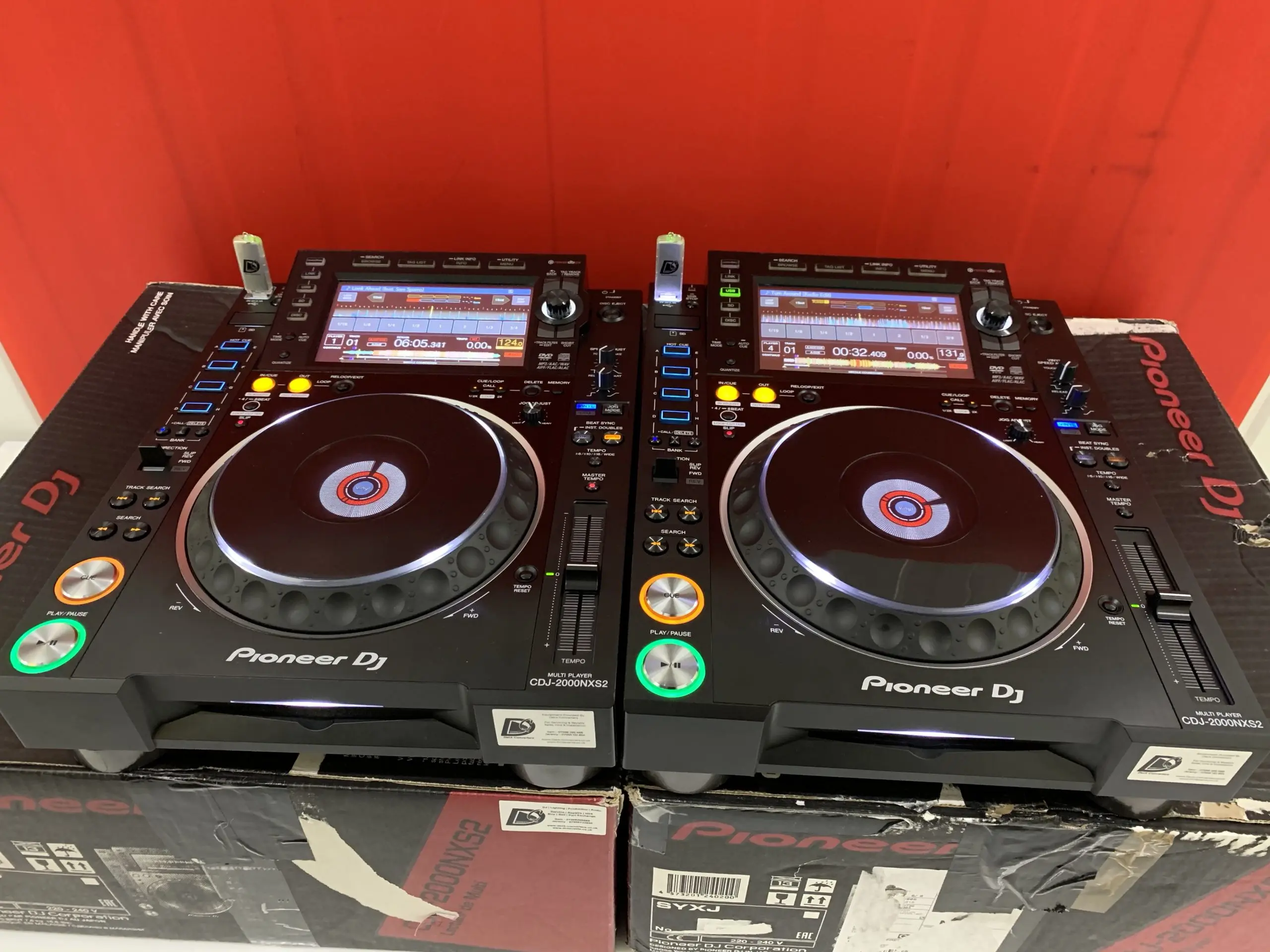 100% Большая скидка, распродажа, набор Pioneer erdj 2x CDJ 2000 nexus2 nxs2 Nexus 2 1x DJM 2000 Nexus, считывание, доставка
100% Большая скидка, распродажа, набор Pioneer erdj 2x CDJ 2000 nexus2 nxs2 Nexus 2 1x DJM 2000 Nexus, считывание, доставка