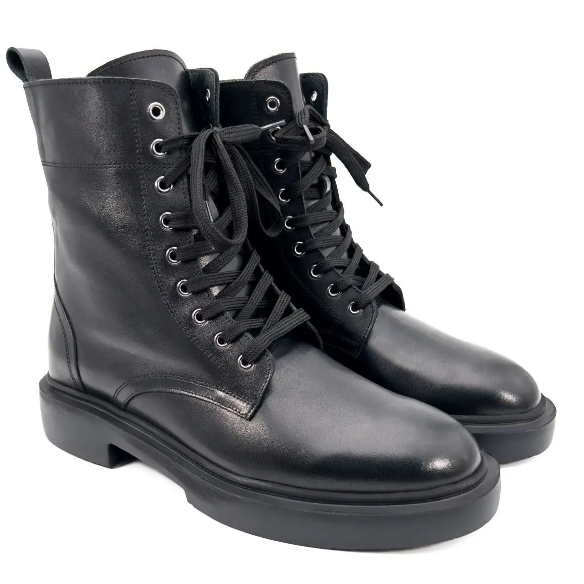 Черные мужские длинные ботинки на молнии со шнуровкой из натуральной кожи
Черные мужские длинные ботинки на молнии со шнуровкой из натуральной кожи