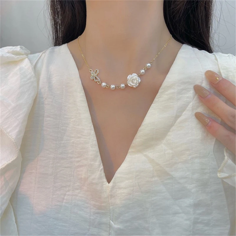 Retro Temperament Sweet Wind White Rose Flower Necklace Women's Light Luxury Niche Design Rose Pearl Collarbone Chain Necklace
Retro Temperament Sweet Wind White Rose Flower Necklace Women's Light Luxury Niche Design Rose Pearl Collarbone Chain Necklace