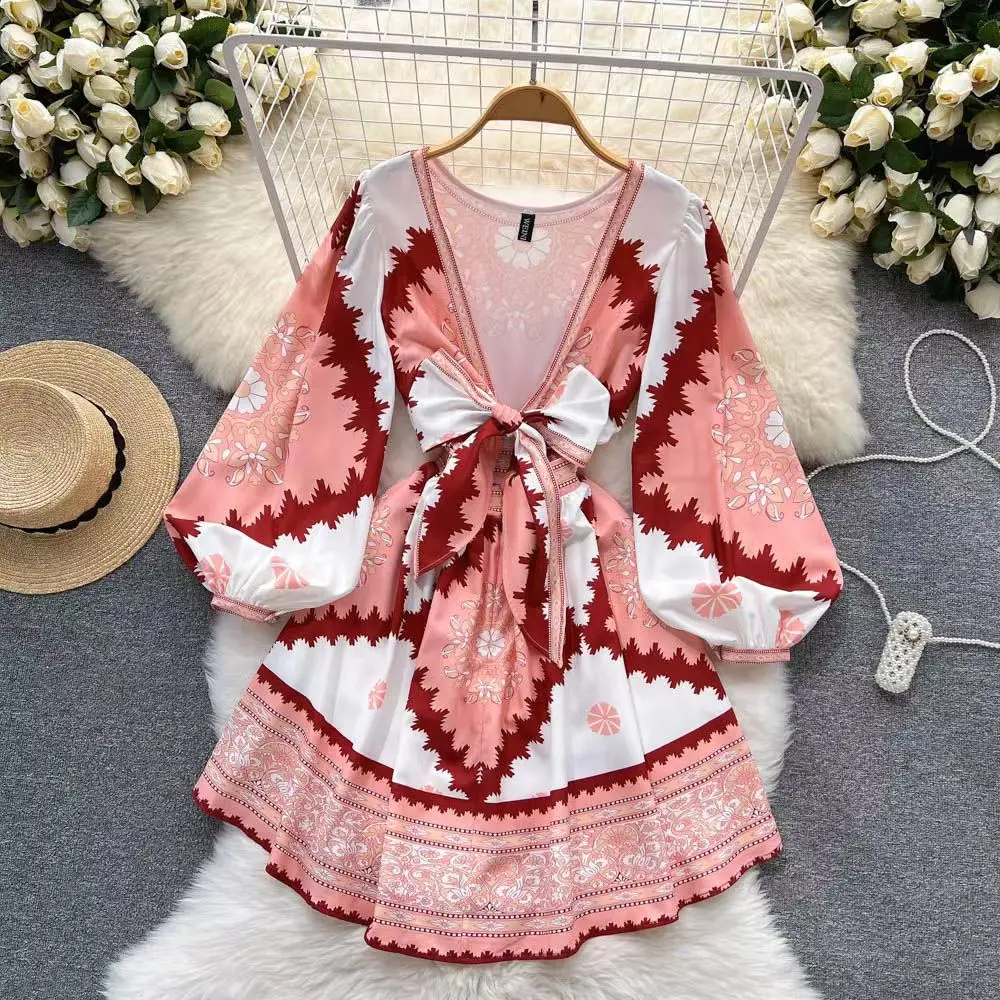 French Retro Style Vintage Print Sweet Bow V-neck Lantern Sleeves Dress Waist Low Cut Temperament Dress Waist Tie Shirt Skirt
French Retro Style Vintage Print Sweet Bow V-neck Lantern Sleeves Dress Waist Low Cut Temperament Dress Waist Tie Shirt Skirt