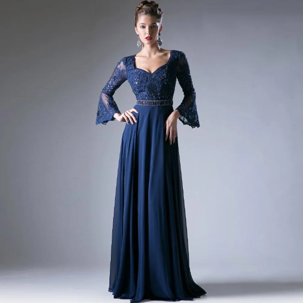 Dark Navy Chiffon Mother of the Bride Dresses Square Neck Long Flare Sleeves Wedding Party Gowns Lace Appliques فساتين السهرة
Dark Navy Chiffon Mother of the Bride Dresses Square Neck Long Flare Sleeves Wedding Party Gowns Lace Appliques فساتين السهرة