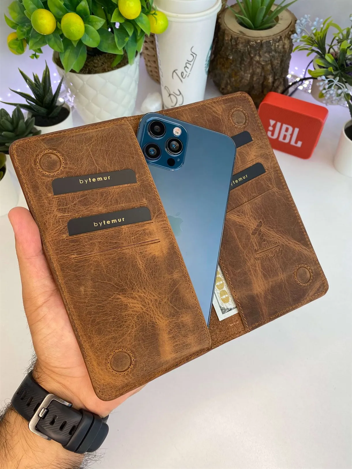 Genuine Leather wallet phone carry case card wallet kullanıla knows multi-purpose men's clothing accessory name is written as üzerine
Genuine Leather wallet phone carry case card wallet kullanıla knows multi-purpose men's clothing accessory name is written as üzerine