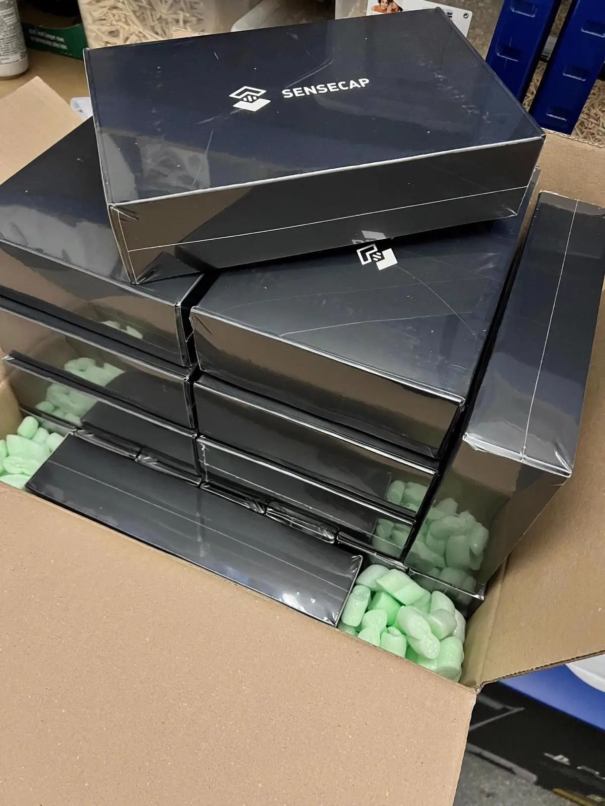 AZ .. распродажа, новинка Sensecap M1 HNT Helium Hotspot Miner (США, CAN 915/ЕС, Великобритания 868), готов к отправке
AZ .. распродажа, новинка Sensecap M1 HNT Helium Hotspot Miner (США, CAN 915/ЕС, Великобритания 868), готов к отправке