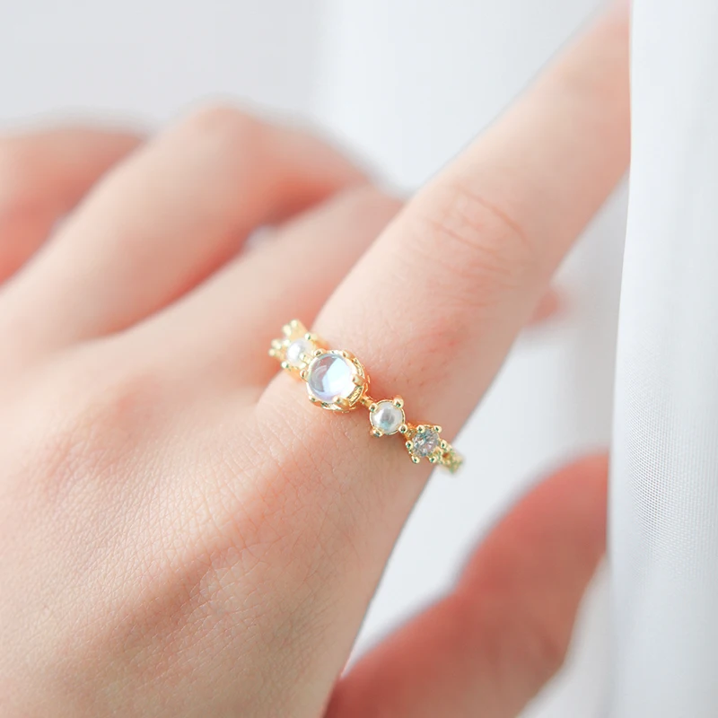 Dainty Moonstone Zircon Rings Fashion Pearl Gold Anniversary Ring Women's Jewelry
Dainty Moonstone Zircon Rings Fashion Pearl Gold Anniversary Ring Women's Jewelry