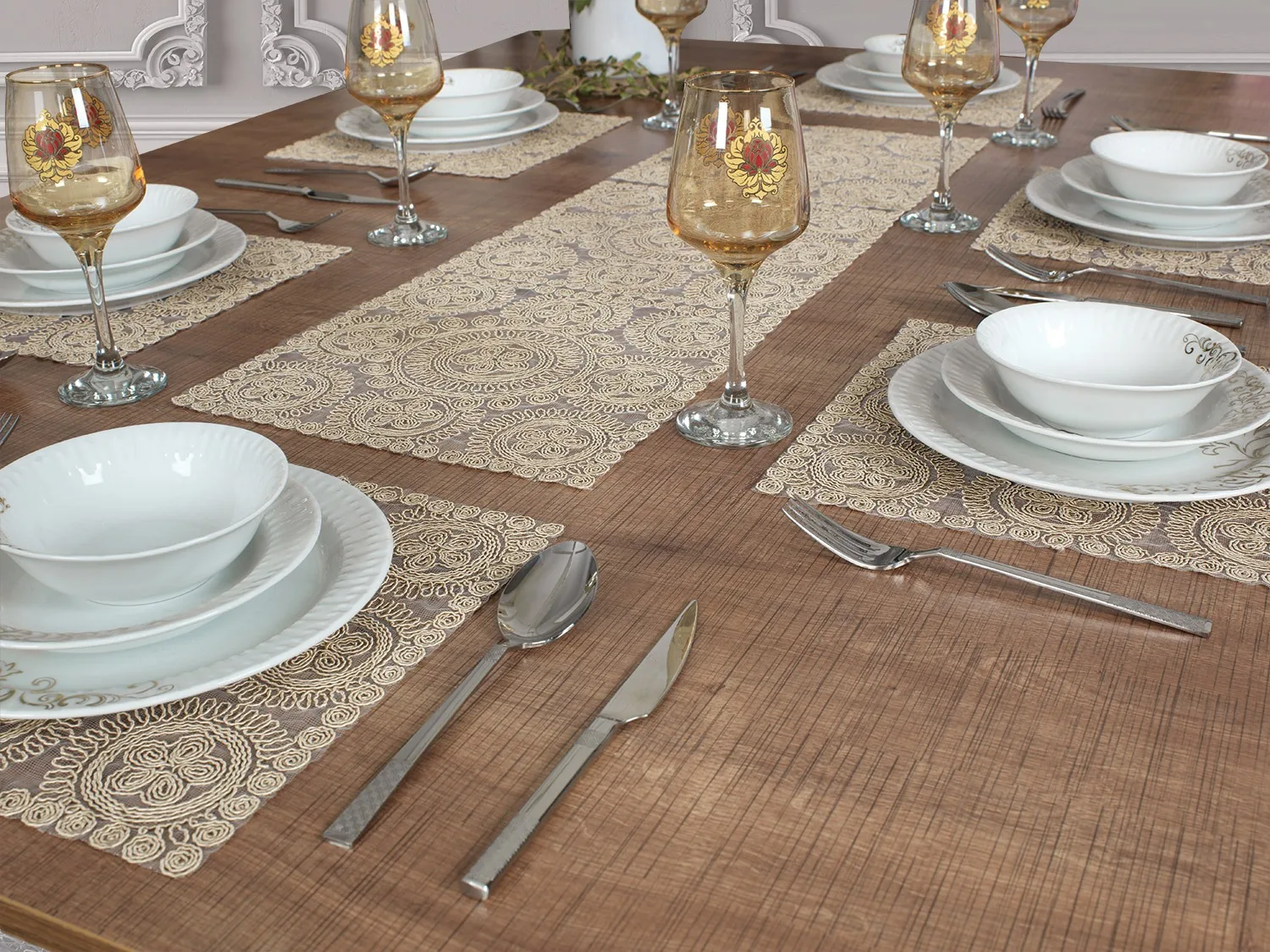 Luxury Embroidered On Tulle Table Runner Set 6 Persons Modern Home Tablecloth Tableware Dining Decor Wedding Table Decor
Luxury Embroidered On Tulle Table Runner Set 6 Persons Modern Home Tablecloth Tableware Dining Decor Wedding Table Decor
