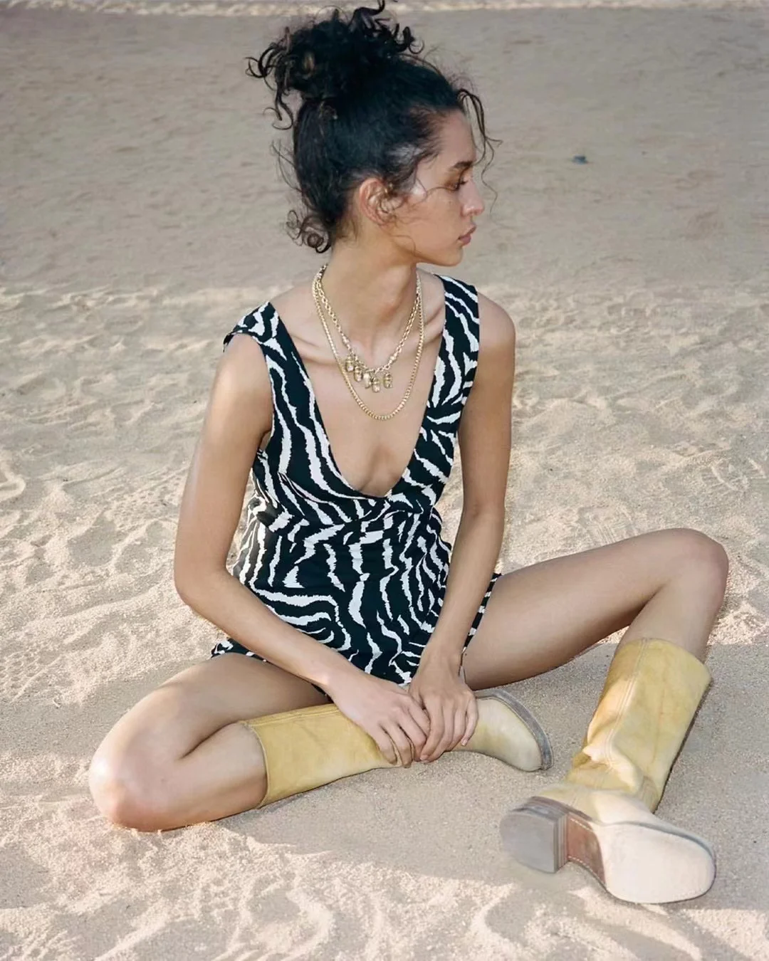 Real** summer women dress striped print zebra silk backless sleeveless mini length sexy black/white
Real** summer women dress striped print zebra silk backless sleeveless mini length sexy black/white