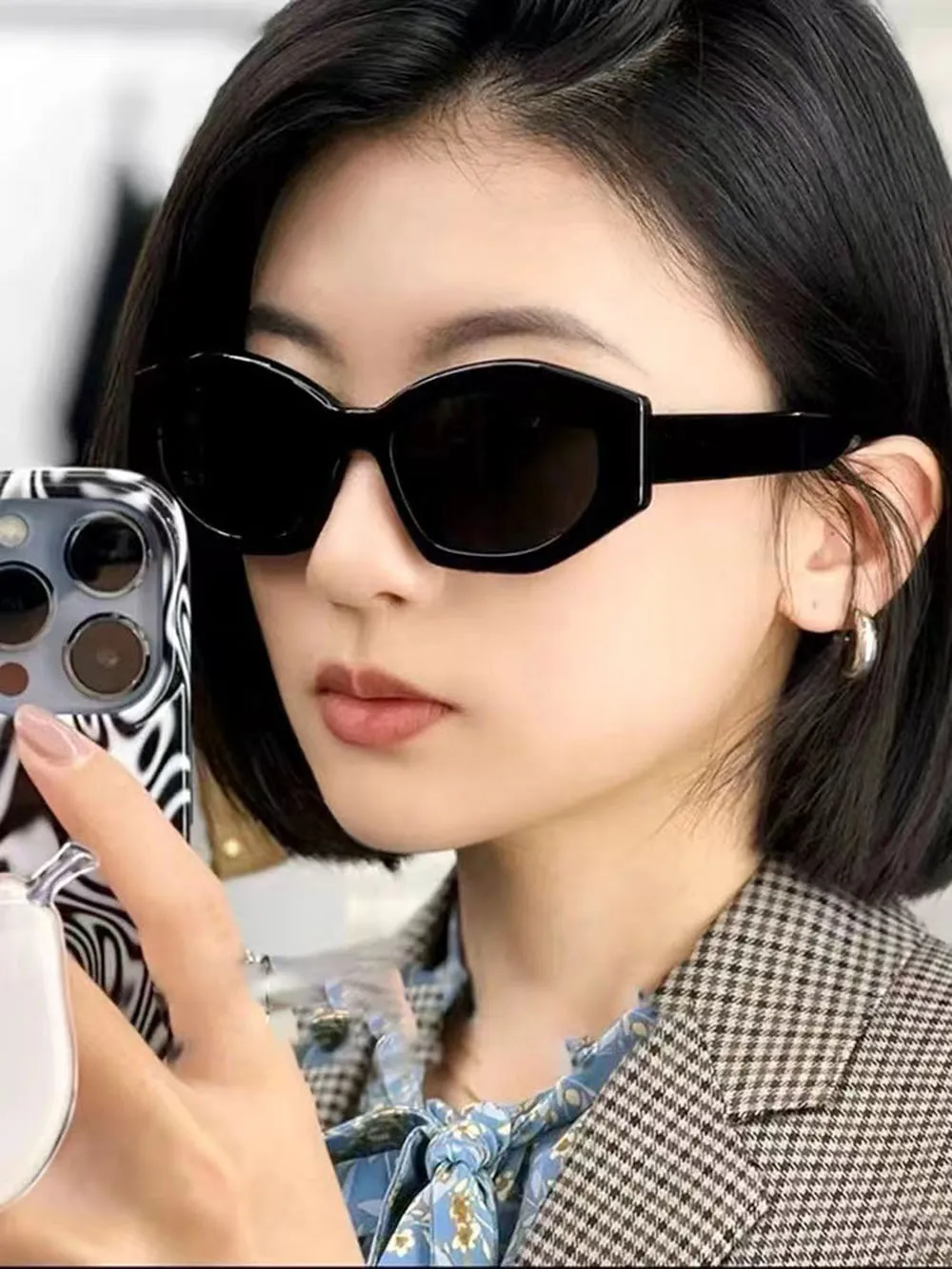 CL40238 New Trend Hot Fashion High Quality Brand Disigner Oval Sunglasses For Women Customize Myopia Prescription Lens
CL40238 New Trend Hot Fashion High Quality Brand Disigner Oval Sunglasses For Women Customize Myopia Prescription Lens