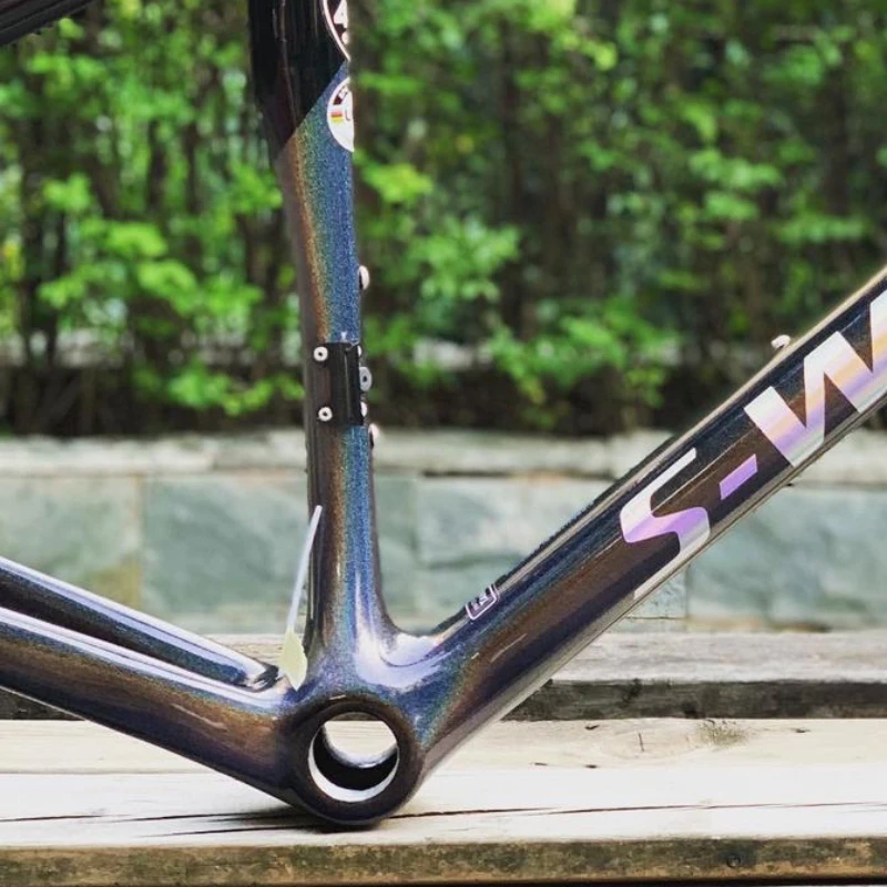 2022 new release carbon fiber SL7 road disc brake bicycle frame 700C thread BSA including handlebar and fork
2022 new release carbon fiber SL7 road disc brake bicycle frame 700C thread BSA including handlebar and fork