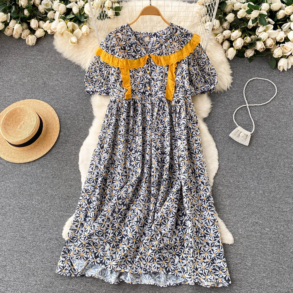 Clothland Women Vintage Lace Patchwork Floral Daisy Dress Peter Pan Collar Short Sleeve Loose Style Maxi Dresses Vestido QB166
Clothland Women Vintage Lace Patchwork Floral Daisy Dress Peter Pan Collar Short Sleeve Loose Style Maxi Dresses Vestido QB166