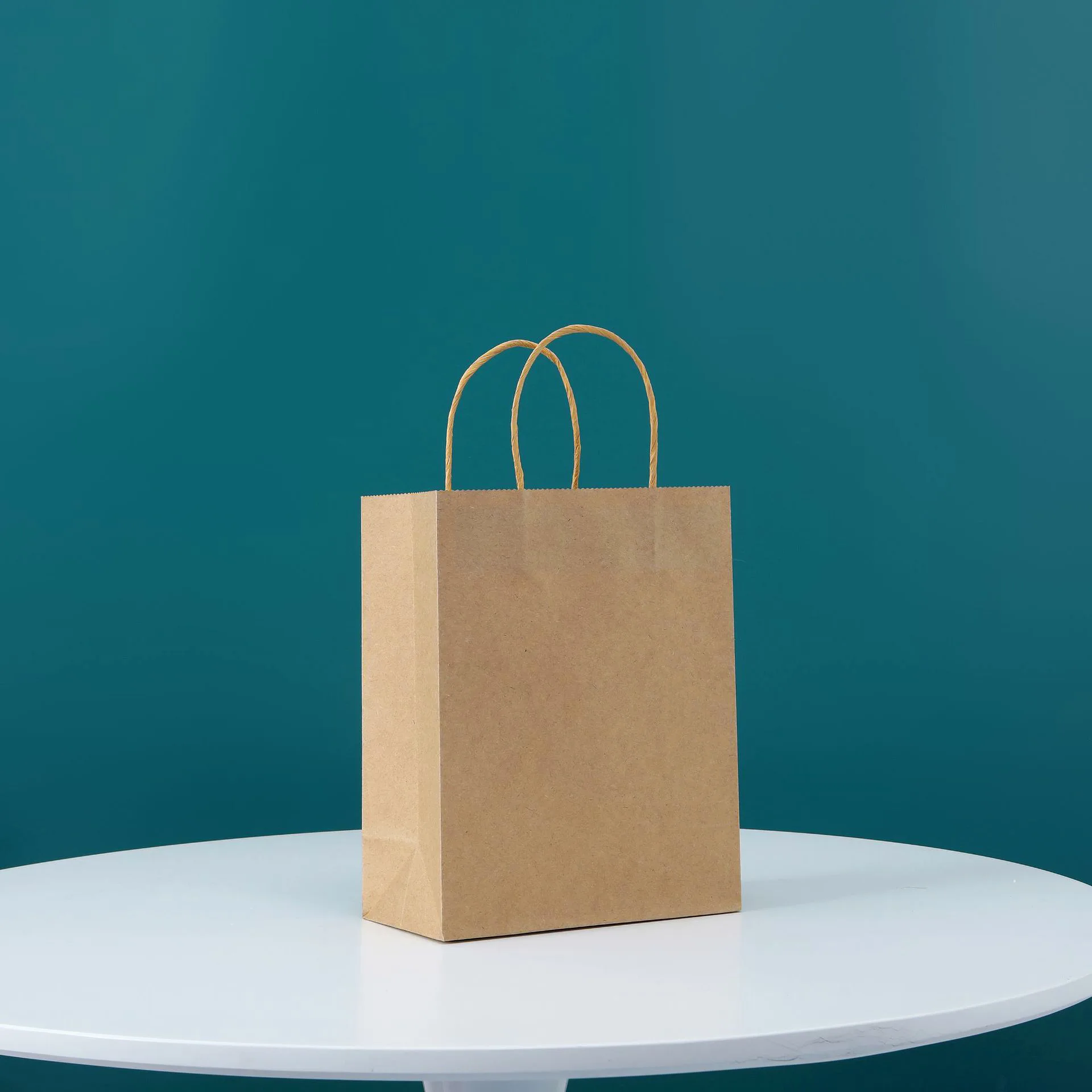 Подарочные пакеты из крафтовой бумаги
Подарочные пакеты из крафтовой бумаги