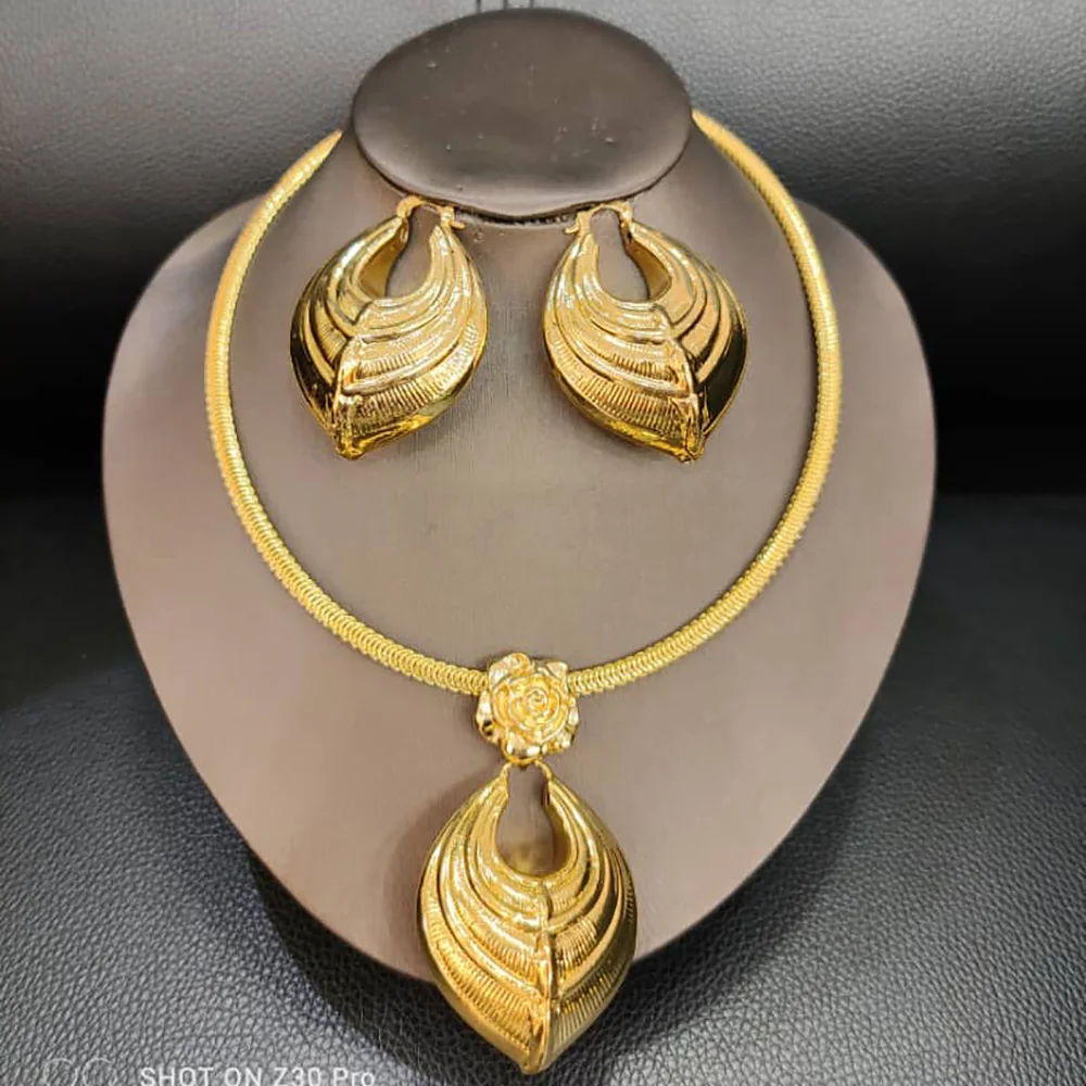 Jewelry Set Pendant Necklace and Earrings Dubai Women Gold Color Hoop Earrings Necklace Weddings Bridal Set Brazilian Accessory
Jewelry Set Pendant Necklace and Earrings Dubai Women Gold Color Hoop Earrings Necklace Weddings Bridal Set Brazilian Accessory