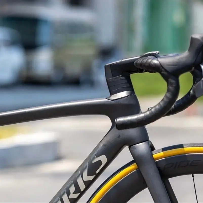2023 New road bike SL7 carbon frame all internal wiring compatible with Di2 group 700C carbon frames with handle Made in Taiwan
2023 New road bike SL7 carbon frame all internal wiring compatible with Di2 group 700C carbon frames with handle Made in Taiwan