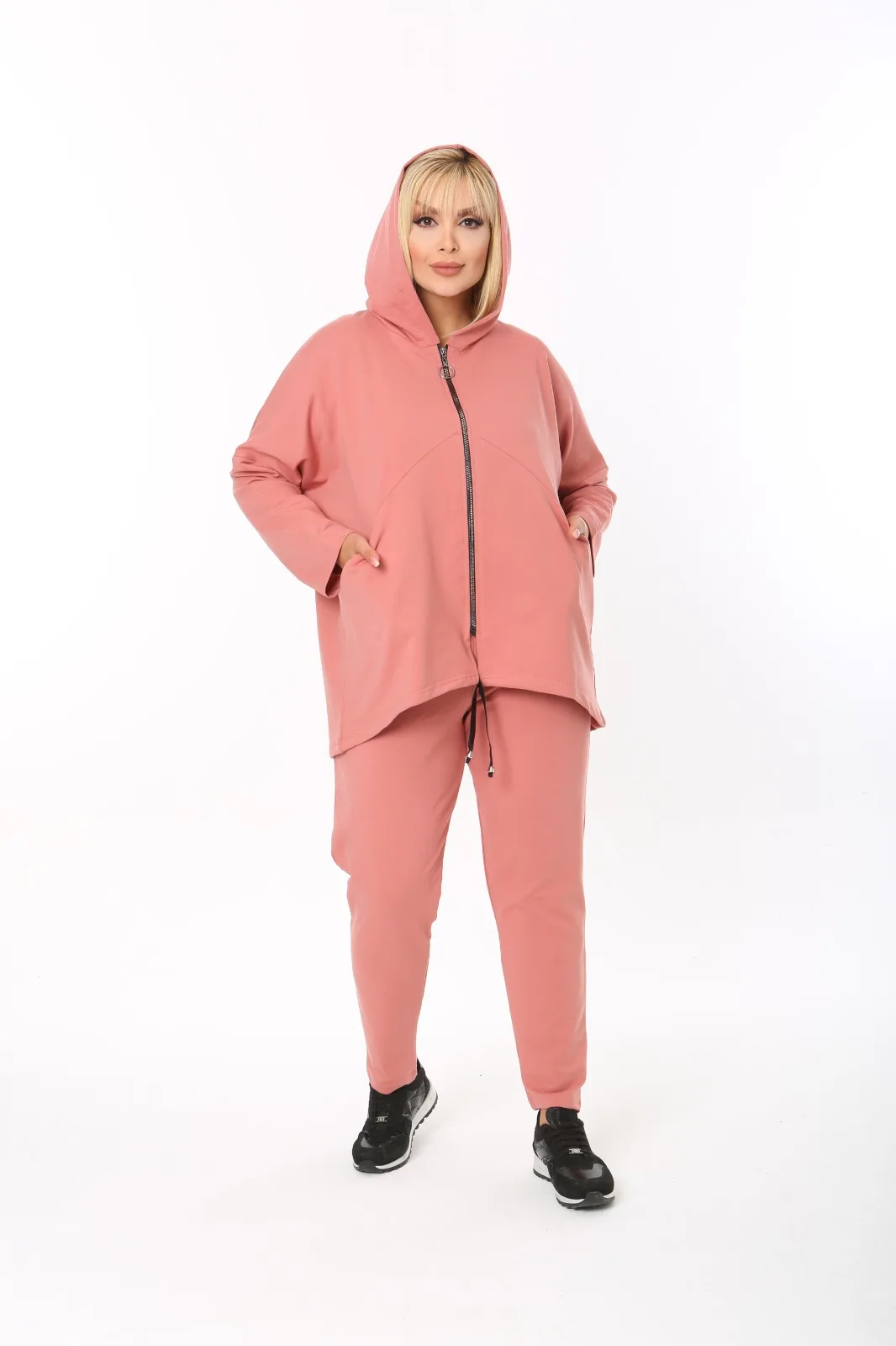Diaves Winter Fashion Plus Size Women Asymmetrical Hoodie Sweatshirt with Peace Text Track Suit Turkish Quality
Diaves Winter Fashion Plus Size Women Asymmetrical Hoodie Sweatshirt with Peace Text Track Suit Turkish Quality
