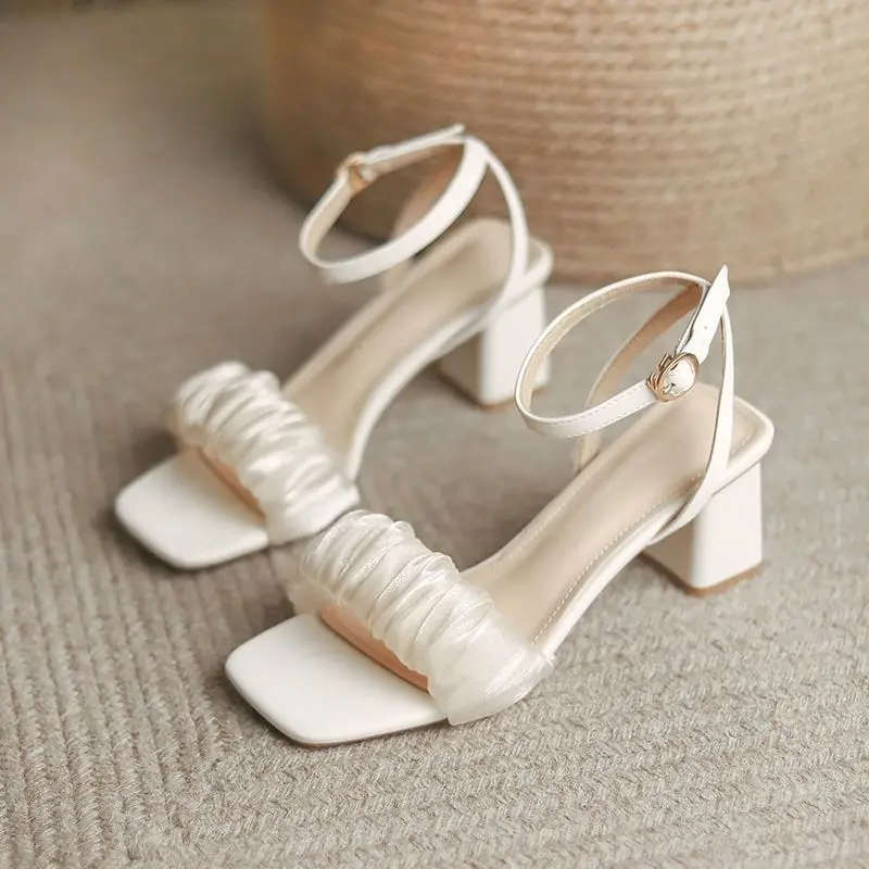 High heels women's summer 2022 new style with skirt niche fairy wind gentle thick heel not tired feet one word belt sandals
High heels women's summer 2022 new style with skirt niche fairy wind gentle thick heel not tired feet one word belt sandals