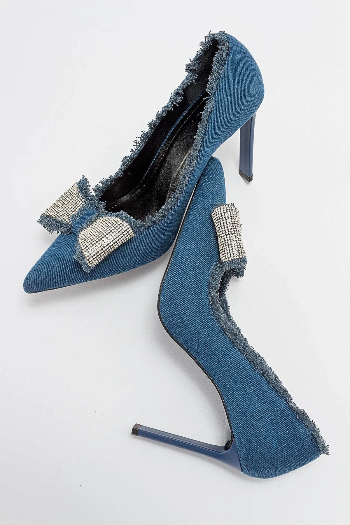 Vegas Thin High Heels Crystal Embroidered Bow Pointed Toe Stiletto Beige Denim Black Stylish Shoes
Vegas Thin High Heels Crystal Embroidered Bow Pointed Toe Stiletto Beige Denim Black Stylish Shoes