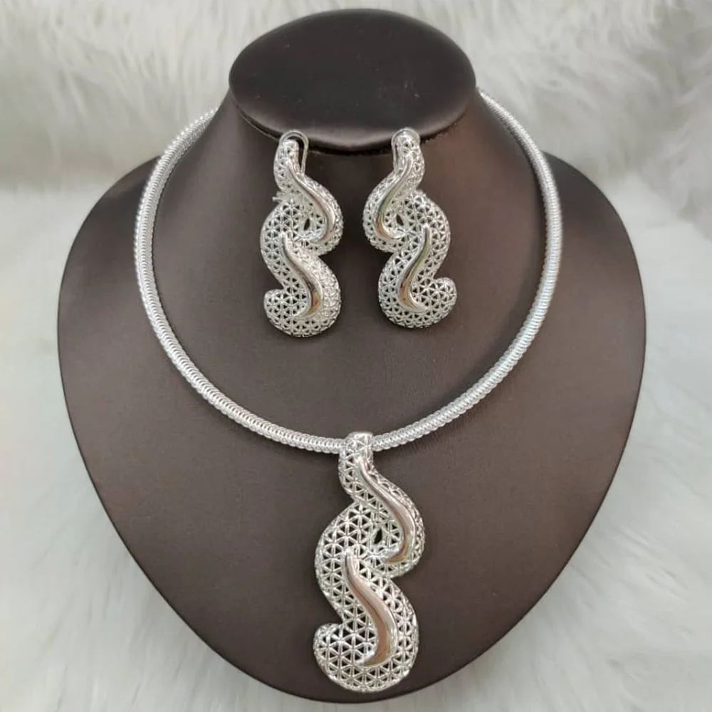 Jewelry Sets for Women Necklace and Earings Weddings Gifts Hollow Out Pendant Necklace Dubai African Jewelry Set Party Nigerian
Jewelry Sets for Women Necklace and Earings Weddings Gifts Hollow Out Pendant Necklace Dubai African Jewelry Set Party Nigerian