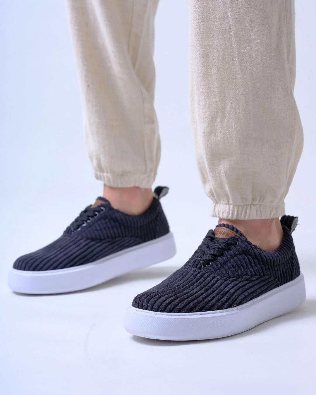 100% Cowhide, Local Handmade, Durable, Comfortable, Flexible, Long-lasting, Four Seasons, stylish, Men's Shoes, Made in Turkey
100% Cowhide, Local Handmade, Durable, Comfortable, Flexible, Long-lasting, Four Seasons, stylish, Men's Shoes, Made in Turkey