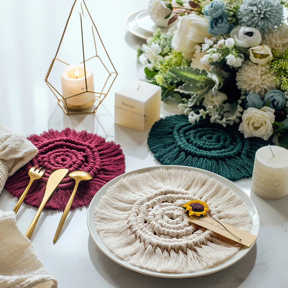 Scandinavian Creative Hand-woven Placemats Coasters Tassel Linen Insulation Cup Mat Cushion Home Kitchen Utensils Desk Decor
Scandinavian Creative Hand-woven Placemats Coasters Tassel Linen Insulation Cup Mat Cushion Home Kitchen Utensils Desk Decor