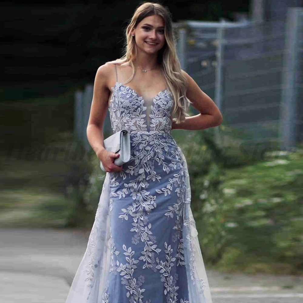 Exquisite A-Line Evening Dresses Women Court Train Spaghetti Straps Applique Sequins Beads Backless V-Neck Tulle Party Gowns
Exquisite A-Line Evening Dresses Women Court Train Spaghetti Straps Applique Sequins Beads Backless V-Neck Tulle Party Gowns