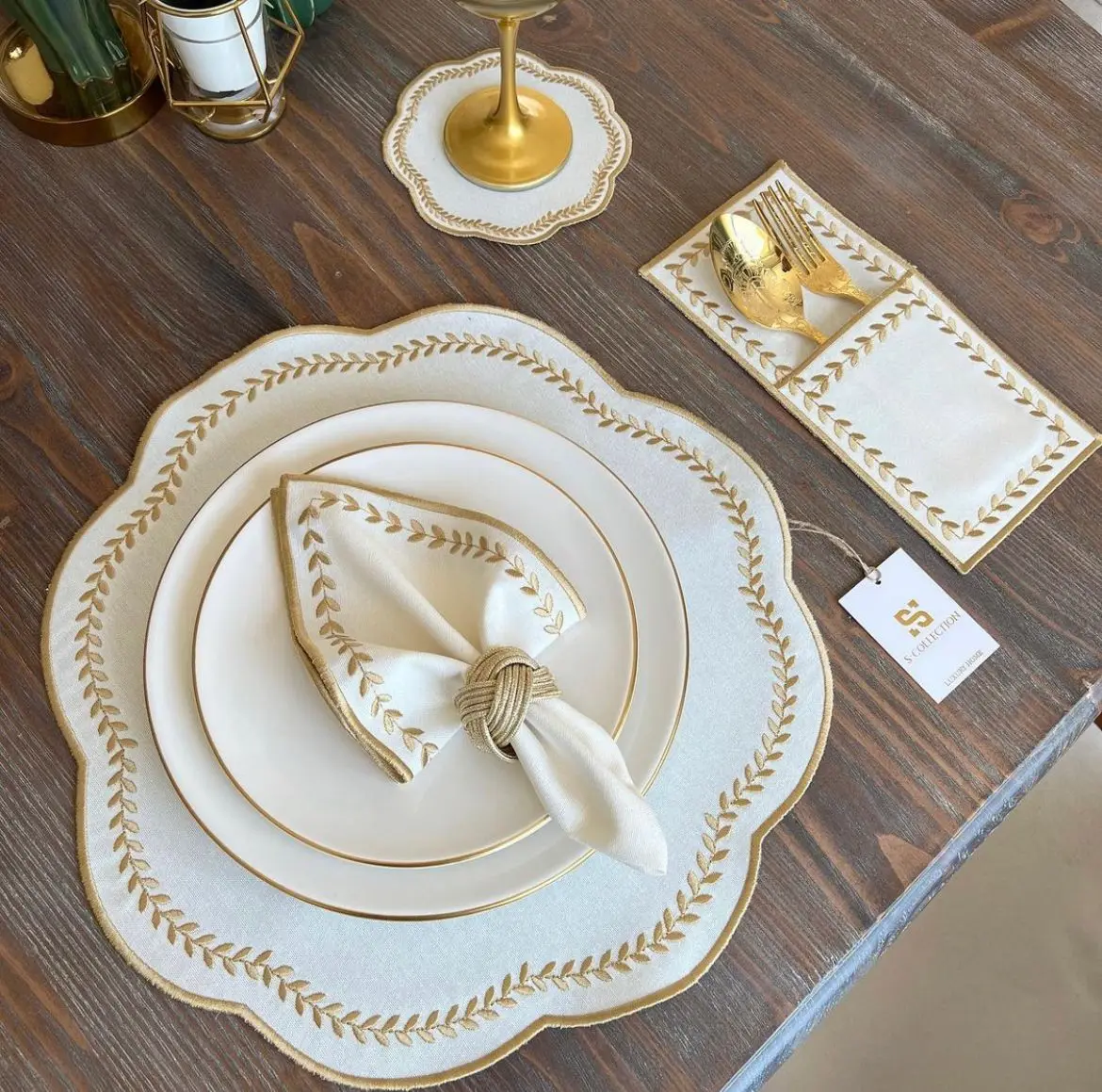 Gold 6 Person Set Total 30 pcs Cotton Fabric Made Turkey Embroidered Special Design dining table set linen tablecloth decoration
Gold 6 Person Set Total 30 pcs Cotton Fabric Made Turkey Embroidered Special Design dining table set linen tablecloth decoration