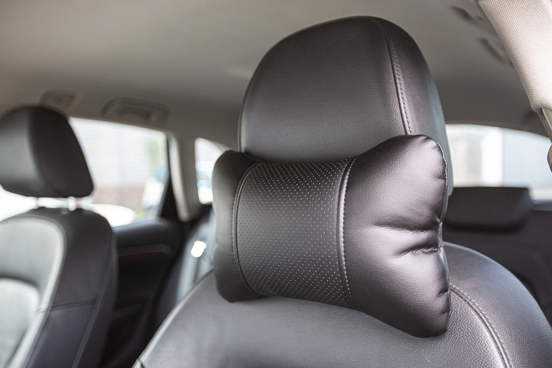 Подушка под подголовник Toyota Auris