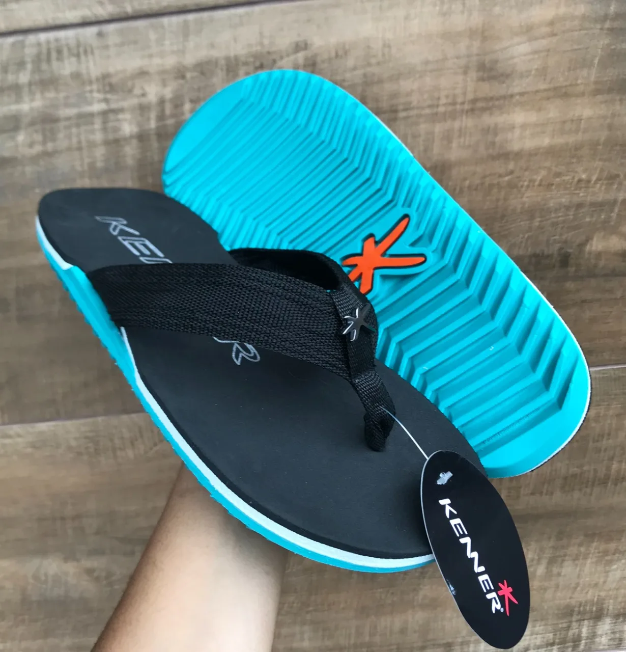 chinelo kenner NK6 borracha macio sadalia confortável ( LANÇAMENTO ) chinelo para toda familia/masculino e feminino
chinelo kenner NK6 borracha macio sadalia confortável ( LANÇAMENTO ) chinelo para toda familia/masculino e feminino