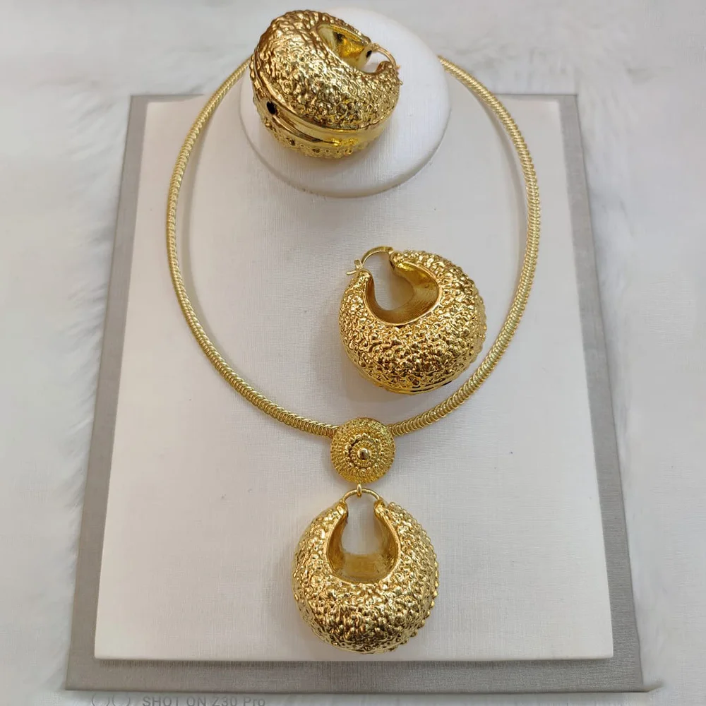 African Jewelry Set Fashion Dubai Wedding Earrings Pendant Necklace For Bridal Design Gold Plated Nigerian Jewellery Accessory
African Jewelry Set Fashion Dubai Wedding Earrings Pendant Necklace For Bridal Design Gold Plated Nigerian Jewellery Accessory