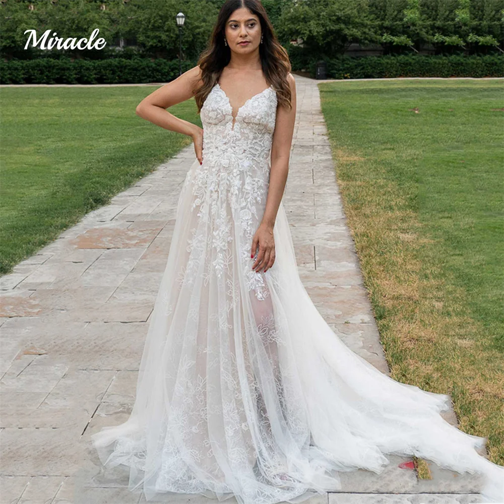 Graceful A-Line Wedding Dress For Women V-Neck Bride Robe Sexy Backless Bridal Gown Sleeveless Appliques Lace Vestidos De Novia
Graceful A-Line Wedding Dress For Women V-Neck Bride Robe Sexy Backless Bridal Gown Sleeveless Appliques Lace Vestidos De Novia