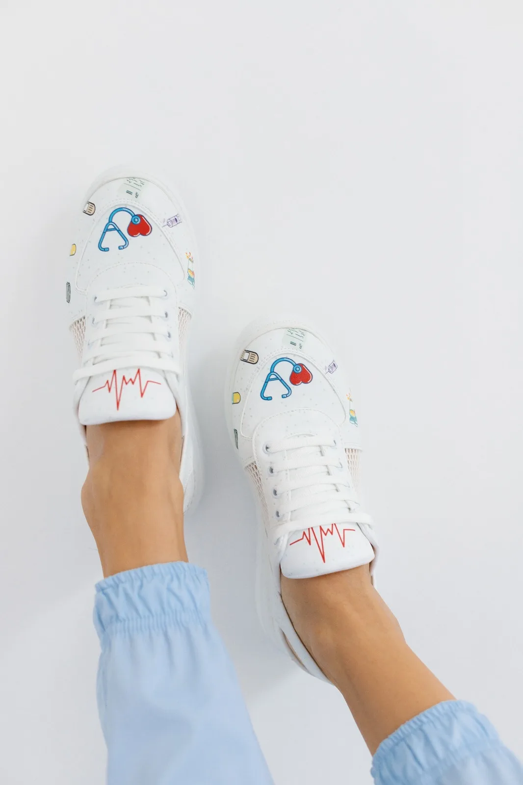2023 New Orthopedic Shoes For Women Sabo Slippers Sandals Flip Flops Nurse Doctor Medical Casual Quality Comfort Anti-Slip Clogs
2023 New Orthopedic Shoes For Women Sabo Slippers Sandals Flip Flops Nurse Doctor Medical Casual Quality Comfort Anti-Slip Clogs