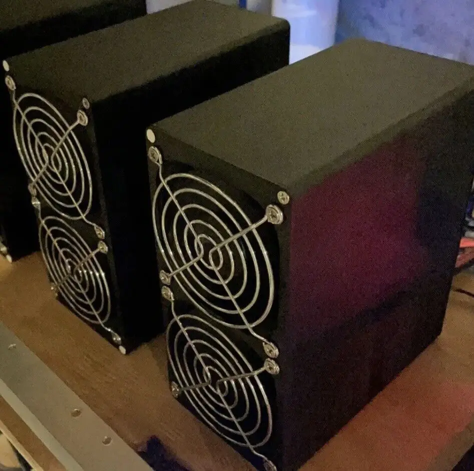 HOT SALES TWO Goldshell KD-BOX PRO 2.6T KDA - Black / Noir version-WIFI - W /PSU
HOT SALES TWO Goldshell KD-BOX PRO 2.6T KDA - Black / Noir version-WIFI - W /PSU