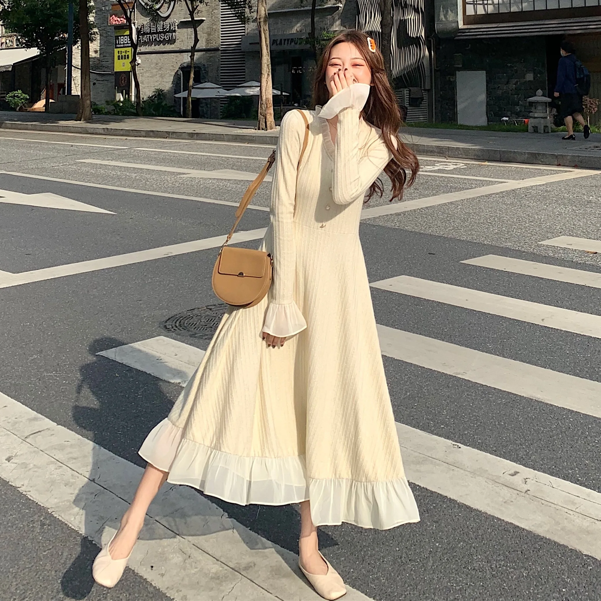 Knit dress women's spring and winter 2021 new French ladies slim and thin bottoming long dresses
Knit dress women's spring and winter 2021 new French ladies slim and thin bottoming long dresses