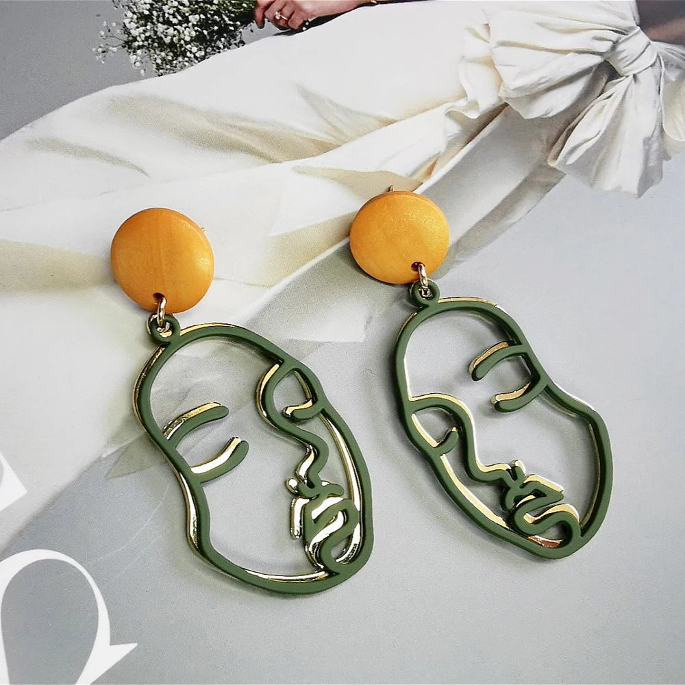 Trend Of The New Type Of Hollow Out Simple Face Contour Earrings New Personality Contracted Fashion Earrings
Trend Of The New Type Of Hollow Out Simple Face Contour Earrings New Personality Contracted Fashion Earrings