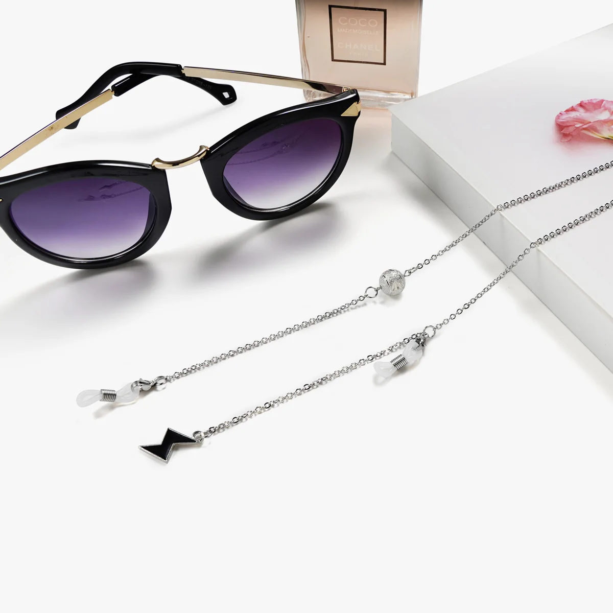 Женские солнцезащитные очки, ретро цепочка из нержавеющей стали с молнией
Женские солнцезащитные очки, ретро цепочка из нержавеющей стали с молнией