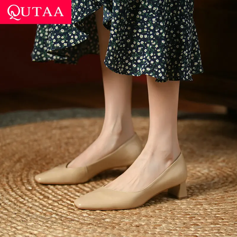 QUTAA 2022 Genuine Leather Female Square Med Heels New Spring Square Toe Slip On Fashion Elegant Women Shoes Size 34-39
QUTAA 2022 Genuine Leather Female Square Med Heels New Spring Square Toe Slip On Fashion Elegant Women Shoes Size 34-39