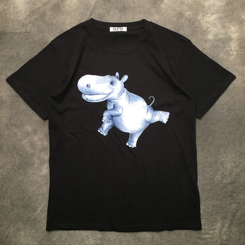 Новинка 2020, футболки для джентльменов Little hippo, футболка в стиле хип-хоп, уличные хлопковые футболки для скейтборда, футболка kenye S-XXL # K46
Новинка 2020, футболки для джентльменов Little hippo, футболка в стиле хип-хоп, уличные хлопковые футболки для скейтборда, футболка kenye S-XXL # K46
