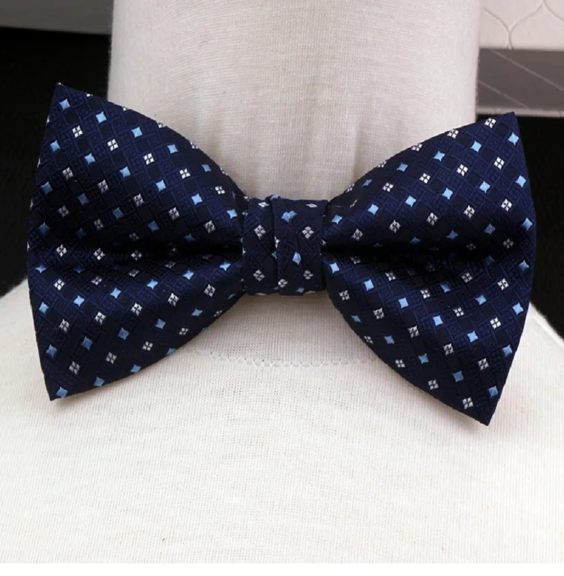 2020 New Fashion Designer Men's Bow Ties Formal Double Fabric Pattern Dark Blue Bow Tie Business Butterfly Tie with Gift Box
2020 New Fashion Designer Men's Bow Ties Formal Double Fabric Pattern Dark Blue Bow Tie Business Butterfly Tie with Gift Box