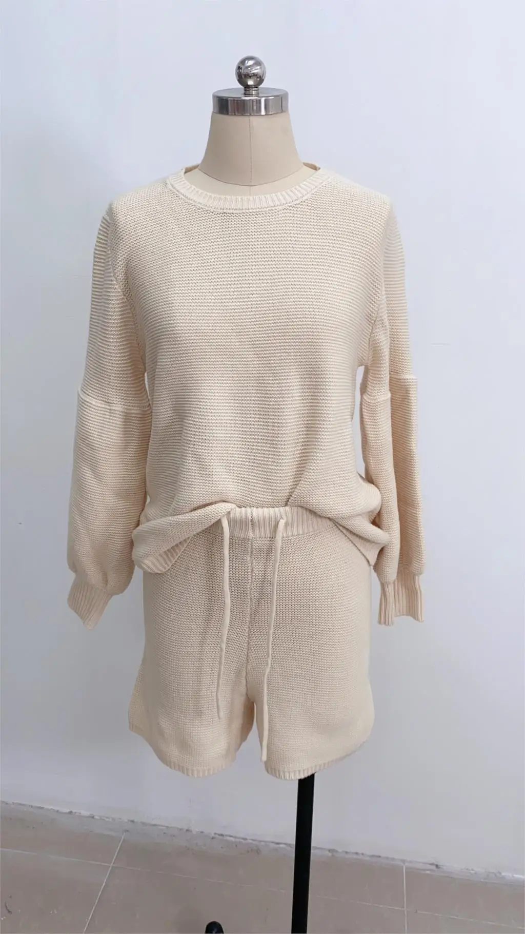 Spring Autumn 2020 New Sweater Set Women Girls Lantern Sleeve Pullover + Shorts Drawstring Knit Wear Macaron Colors S0D001A
Spring Autumn 2020 New Sweater Set Women Girls Lantern Sleeve Pullover + Shorts Drawstring Knit Wear Macaron Colors S0D001A