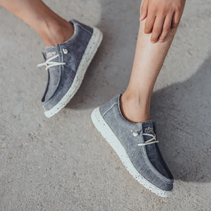 New Fashion Men Shoes Casual Denim Canvas Mesh Breathable Nonslip Wearresistant Flat Wark Light Shoes Men Summer Tenis Masculino
New Fashion Men Shoes Casual Denim Canvas Mesh Breathable Nonslip Wearresistant Flat Wark Light Shoes Men Summer Tenis Masculino