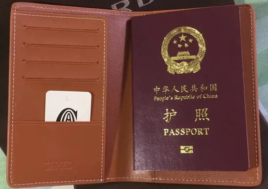 2021 new fashion brand passport holder
2021 new fashion brand passport holder