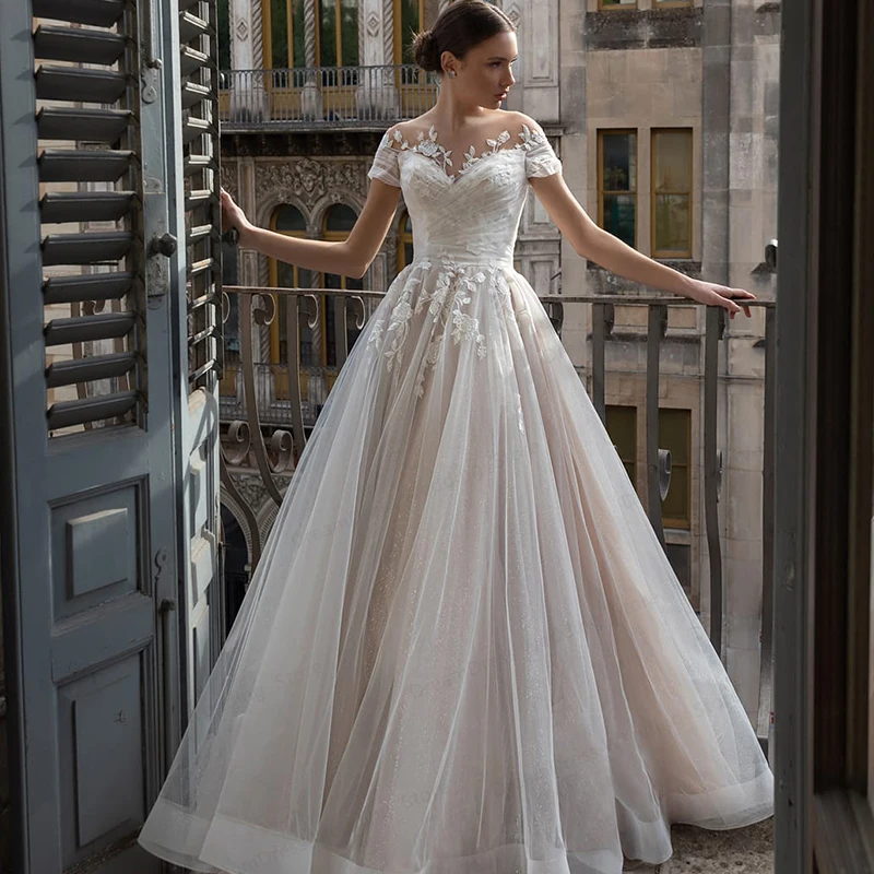 Boho Elegant Wedding Dress Boho 2021 Simple Lace Appliques Bridal Party Dress O-Neck Beach Wedding Gowns Country Robe De Mariee
Boho Elegant Wedding Dress Boho 2021 Simple Lace Appliques Bridal Party Dress O-Neck Beach Wedding Gowns Country Robe De Mariee
