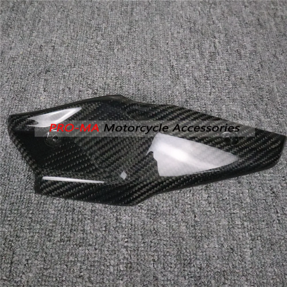 Motorcycle Under Tank Cover (left side) Style 2 in Carbon Fiber for BMW R nine T R9T Twill glossy weave
Motorcycle Under Tank Cover (left side) Style 2 in Carbon Fiber for BMW R nine T R9T Twill glossy weave
