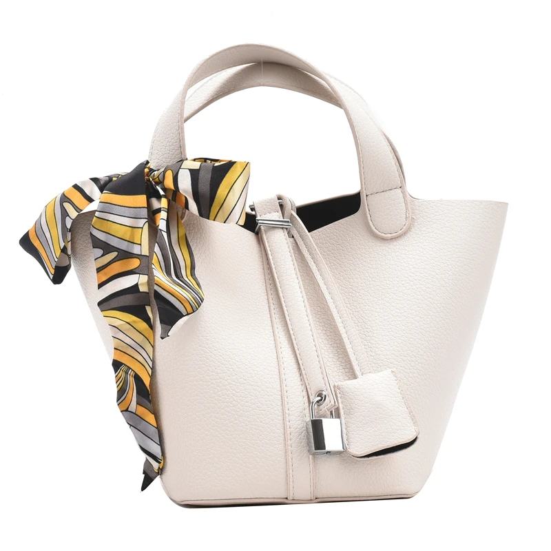 Luxury Brand 2021 Fashion New female Tote bag Quality PU Leather Women's Designer Handbag Chain Shoulder Messenger bucket bag
Luxury Brand 2021 Fashion New female Tote bag Quality PU Leather Women's Designer Handbag Chain Shoulder Messenger bucket bag