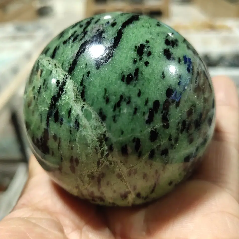 1pcs 5cm Natural red and green treasure ball, quartz crystal ball, used for decoration and healing
1pcs 5cm Natural red and green treasure ball, quartz crystal ball, used for decoration and healing