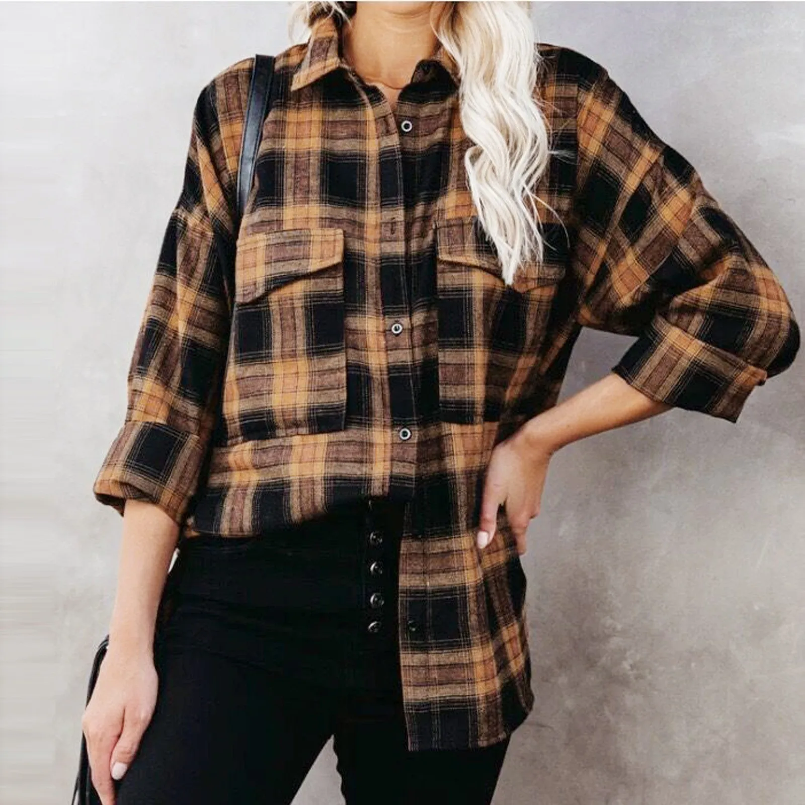 2021 New Women's Loose Plaid Stitching Shirts Autumn Lapel Blouse Button Casual Female Oversized Checked Shirt With Pockets Tops
2021 New Women's Loose Plaid Stitching Shirts Autumn Lapel Blouse Button Casual Female Oversized Checked Shirt With Pockets Tops
