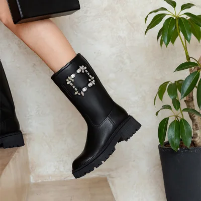 2020 Autumn Winter New Rhinestone Square Buckle Leather Mid-tube Boots Round Toe Mid-heel Martin Slip-on Motorcycle Boots Women
2020 Autumn Winter New Rhinestone Square Buckle Leather Mid-tube Boots Round Toe Mid-heel Martin Slip-on Motorcycle Boots Women